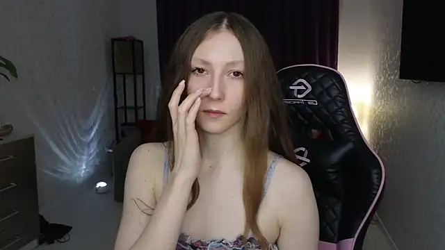 Snapshot of Sweeet_Lilit chatting on December 2, 2025, 7:53 pm Sweeet Lilit online show from December 2, 2025, 7:53 pm