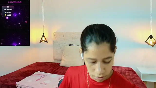 Snapshot of Connie_Bell chatting on February 6, 2026, 6:33 pm Connie Bell online show from February 6, 2026, 6:33 pm