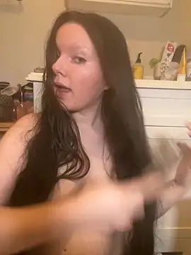 Snapshot of VenusandIppy chatting on October 16, 2025, 7:59 pm VenusandIppy online show from October 16, 2025, 7:59 pm