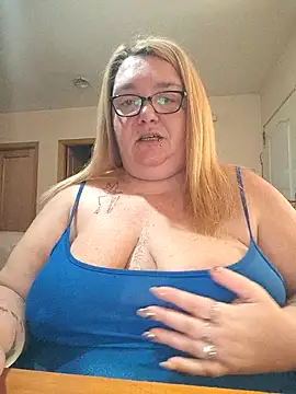 diosacurvy1984 online show from November 29, 2025, 9:12 am