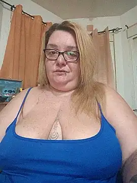 diosacurvy1984 online show from January 18, 2026, 8:40 am