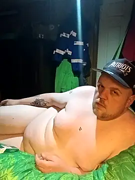 bigsmoothchub online show from June 25, 2026, 4:01 am