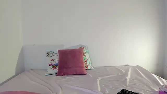 Snapshot of Sol_angel_ chatting on March 8, 2025, 1:57 pm Sol angel online show from March 8, 2025, 1:57 pm