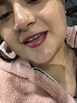 VanneCute1 online show from January 22, 2025, 6:52 am