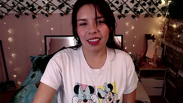 Snapshot of cute_bunny95 chatting on March 17, 2025, 7:15 pm cute bunny95 online show from March 17, 2025, 7:15 pm