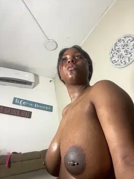 Snapshot of yelicampbell chatting on March 13, 2025, 12:35 pm yelicampbell online show from March 13, 2025, 12:35 pm