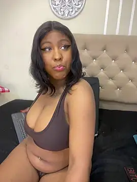 Snapshot of yelicampbell chatting on March 17, 2025, 3:14 am yelicampbell online show from March 17, 2025, 3:14 am