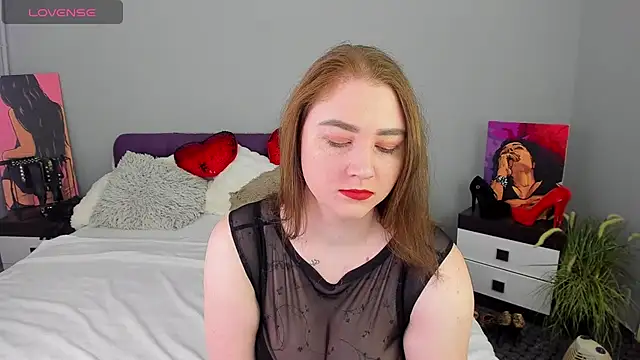 Snapshot of lillyloan4u chatting on October 19, 2025, 10:38 am lillyloan4u online show from October 19, 2025, 10:38 am