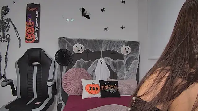 AmandaBrooks 18 online show from October 15, 2025, 1:28 am