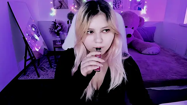 DiaAngell online show from April 11, 2026, 7:29 pm