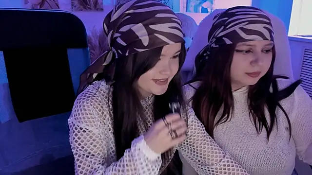 DiaAngell online show from April 17, 2026, 7:50 pm