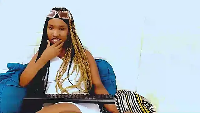 EroticSexyPrada online show from March 22, 2025, 1:54 am