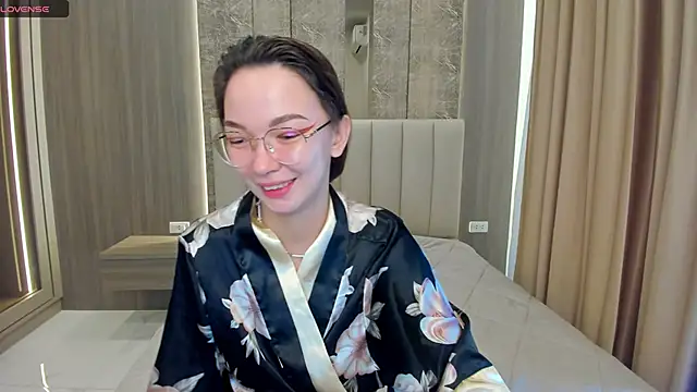 SusannJohnson online show from November 26, 2025, 12:22 am