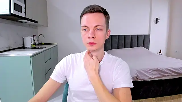 Snapshot of max_shy chatting on January 21, 2025, 12:29 pm max shy online show from January 21, 2025, 12:29 pm