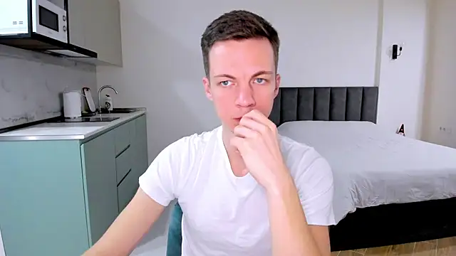 Snapshot of max_shy chatting on January 22, 2025, 12:38 pm max shy online show from January 22, 2025, 12:38 pm