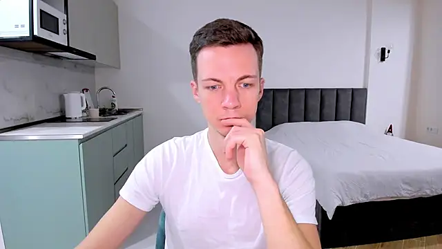 Snapshot of max_shy chatting on January 23, 2025, 1:24 pm max shy online show from January 23, 2025, 1:24 pm