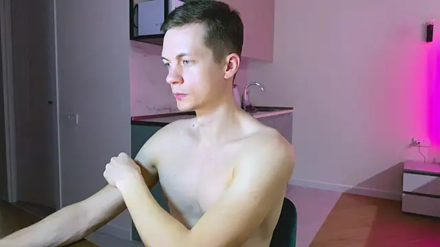 Snapshot of max_shy chatting on March 5, 2025, 4:02 pm max shy online show from March 5, 2025, 4:02 pm