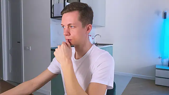 Snapshot of max_shy chatting on March 10, 2025, 12:48 pm max shy online show from March 10, 2025, 12:48 pm