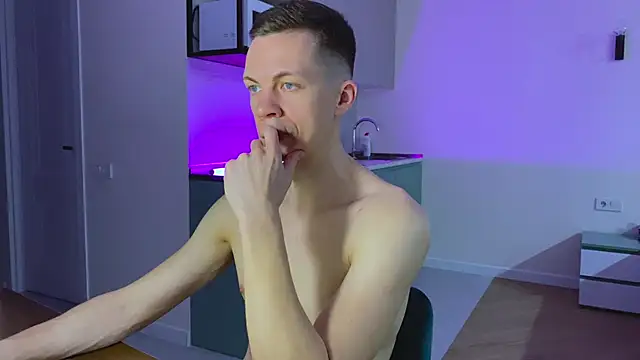 Snapshot of max_shy chatting on March 19, 2025, 12:23 pm max shy online show from March 19, 2025, 12:23 pm