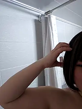 Snapshot of lunahong28 chatting on February 3, 2025, 10:25 am lunahong28 online show from February 3, 2025, 10:25 am