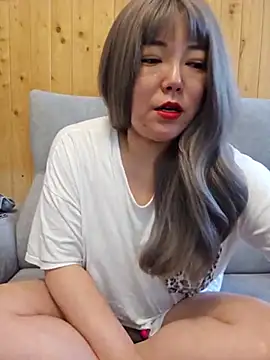 Snapshot of lunahong28 chatting on March 9, 2025, 3:32 am lunahong28 online show from March 9, 2025, 3:32 am