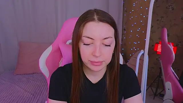 Ann moon   online show from March 10, 2025, 12:26 pm