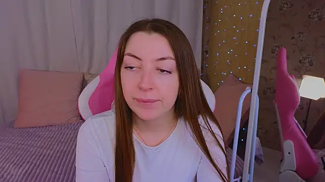 Ann moon   online show from March 19, 2025, 12:23 pm