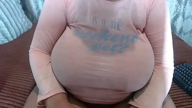 BUBBLYBUNNYxx online show from April 19, 2026, 4:23 am