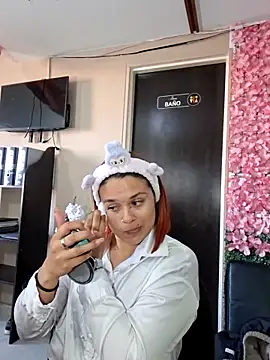 Sophie new25 online show from February 27, 2026, 1:11 pm