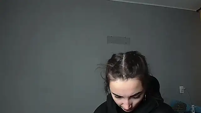 Eva Gloryy online show from December 4, 2025, 11:08 am