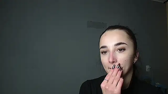 Eva Gloryy online show from December 13, 2025, 8:47 pm