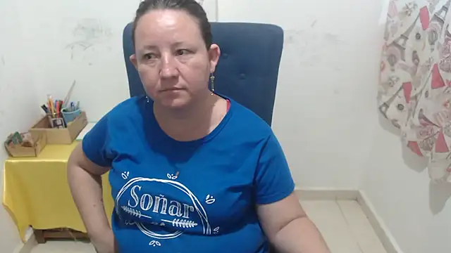 Yohis Kiut25 online show from April 14, 2026, 1:33 am