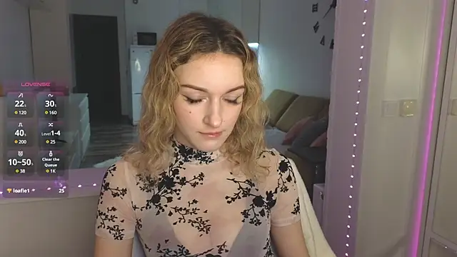 Snapshot of MargaretSweet1 chatting on February 21, 2025, 12:38 am MargaretSweet1 online show from February 21, 2025, 12:38 am