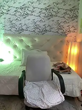 viktoria davis  online show from February 1, 2025, 1:12 am