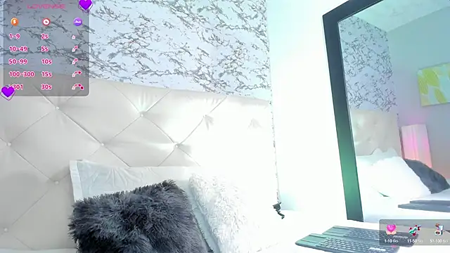 viktoria davis  online show from February 11, 2025, 10:07 pm