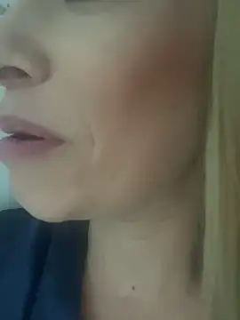 viktoria davis  online show from February 19, 2025, 11:46 pm