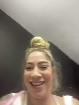 viktoria davis  online show from March 11, 2025, 9:37 pm