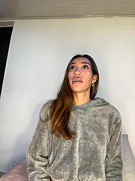 zoe storm online show from September 22, 2025, 11:18 pm