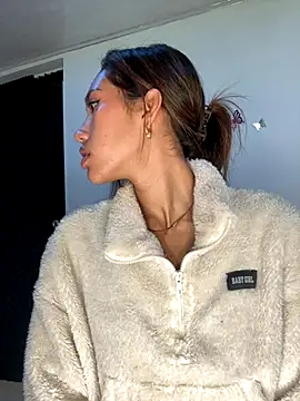 zoe storm online show from September 29, 2025, 11:53 pm