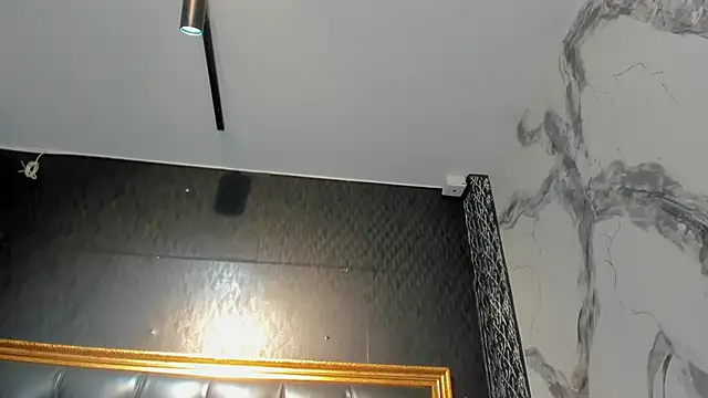 DalayMoore online show from November 2, 2025, 8:00 pm