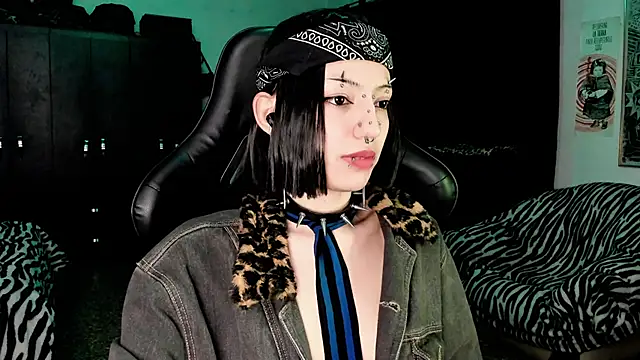 roxy toxic online show from December 19, 2025, 2:07 am