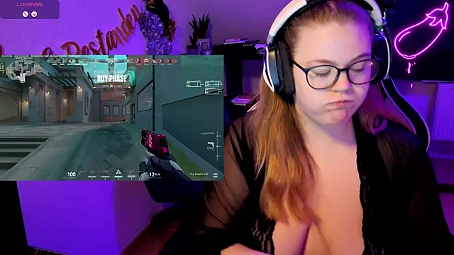 EveBaker04 online show from October 19, 2025, 1:12 pm