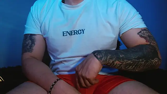 Lliam 2 online show from November 10, 2025, 4:00 am