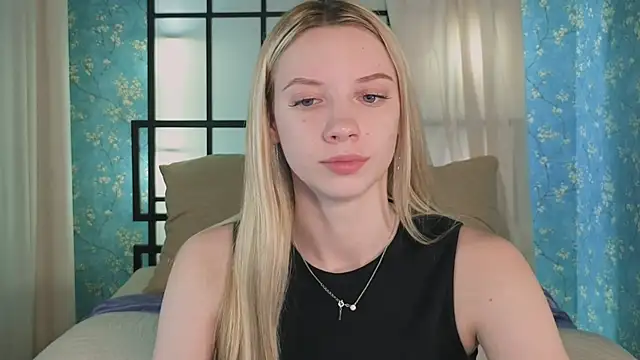 Snapshot of katt__y chatting on November 12, 2025, 5:19 am katt y online show from November 12, 2025, 5:19 am