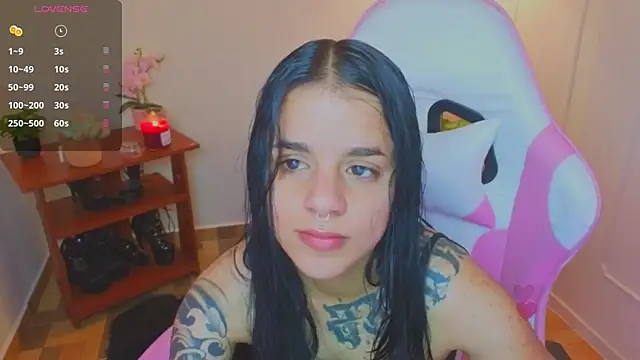 Snapshot of Nicole_Foxx_ chatting on July 16, 2026, 6:03 pm Nicole Foxx online show from July 16, 2026, 6:03 pm