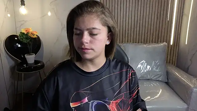 Snapshot of Kitten_Cam chatting on February 24, 2026, 3:59 am Kitten Cam online show from February 24, 2026, 3:59 am