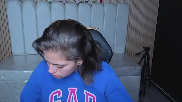 Snapshot of Kitten_Cam chatting on February 28, 2026, 3:57 pm Kitten Cam online show from February 28, 2026, 3:57 pm