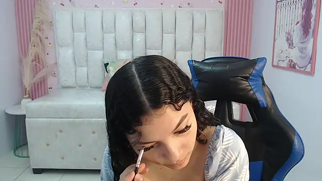 shalon diaz s online show from October 9, 2025, 1:42 pm