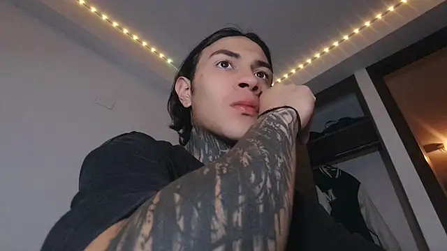 Snapshot of jord4nn__ chatting on January 23, 2025, 4:19 am jord4nn online show from January 23, 2025, 4:19 am