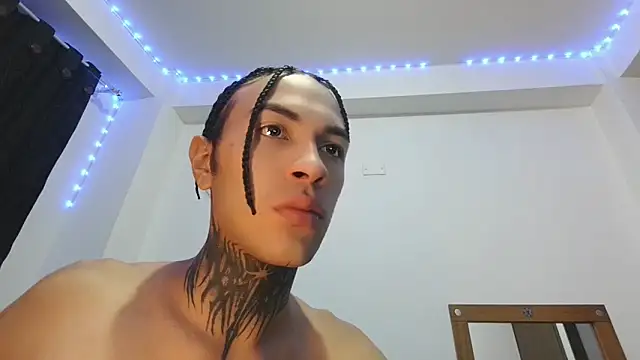 Snapshot of jord4nn__ chatting on February 3, 2025, 8:35 am jord4nn online show from February 3, 2025, 8:35 am